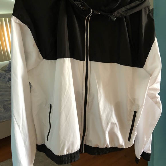Forever 21 Windbreaker NWOT - Picture 2 of 3
